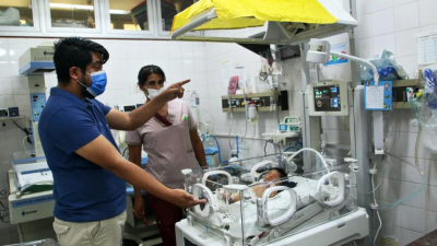 Ocho nuevas incubadoras para Neonatología del Perrando