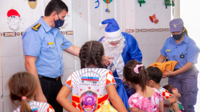 Exitosa campaña "Navidad Azul": más de 450 juguetes fueron entregados a niños de bajos recursos