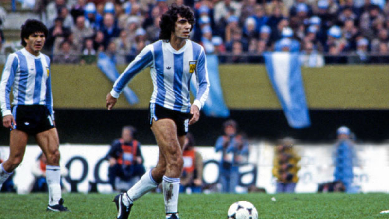 Jorge Mario Olguín: "Fuimos los primeros que dejamos al fútbol argentino en lo más alto"