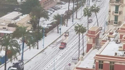 Una ola de nieve y bajas temperaturas sorprende al Egipto de las pirámides