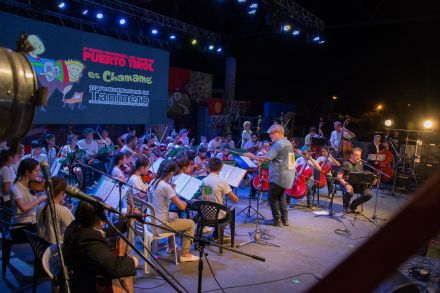 ORQUESTA DEL CRUCE JOVEN CON TARRAGO ROS.JPG