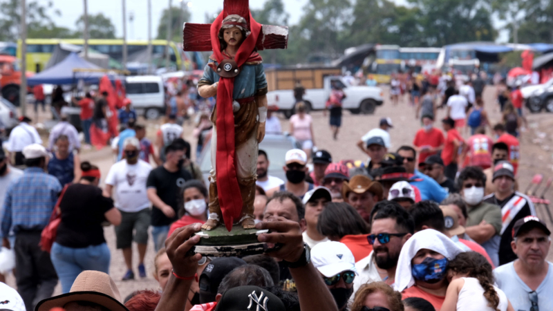 Más de 100.000 personas ya pasaron por el santuario del Gauchito Gil