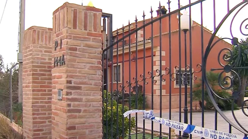 Un adolescente mató a su familia porque le prohibieron usar la Play Station y lo dejaron sin wifi