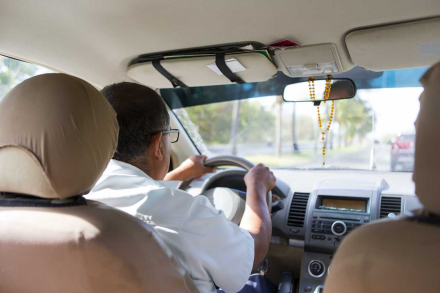 chofer taxi.JPG