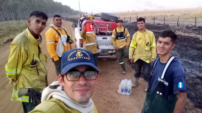 Bomberos Voluntarios de Sáenz Peña se suma a la lucha contra los incendios en Corrientes