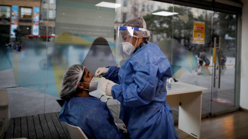 Confirmaron 54 muertes y 6.137 contagios en las últimas 24 horas