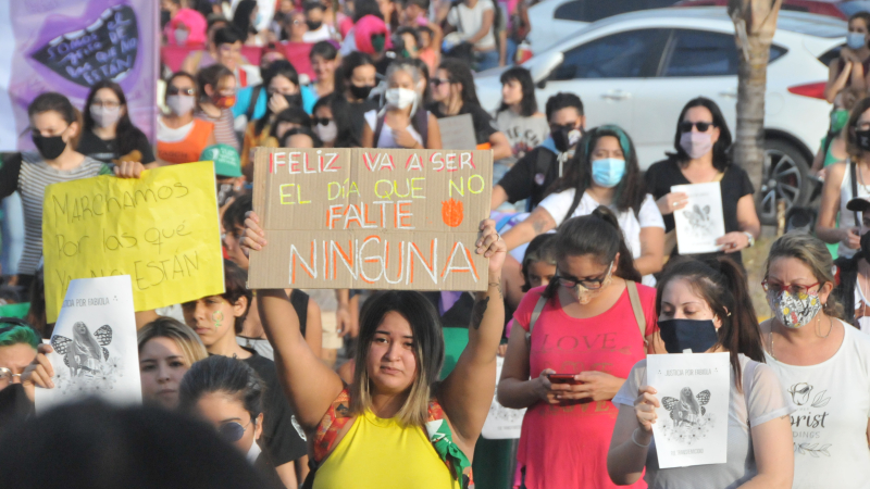 Paro y marcha en otro 8M con mujeres y disidencias pidiendo frenar las violencias
