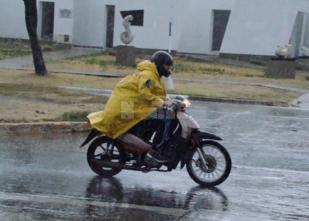 lluvia hombre capa.JPG