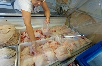 El pollo se paga hasta 300 pesos el kilo con el último aumento