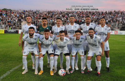 For Ever va por su segundo triunfo ante el puntero Deportivo Riestra