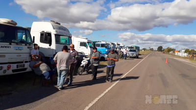 Transportistas chaqueños suspendieron los cortes de ruta