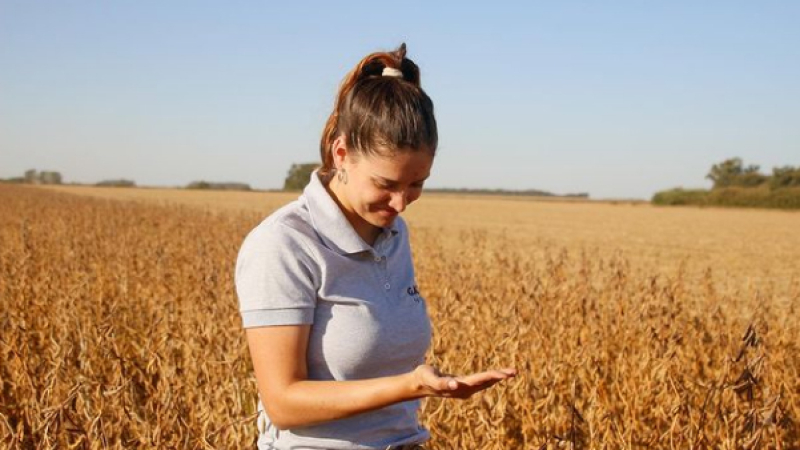 Superó prejuicios, dejó la facultad y se animó a ser productora agropecuaria: "Ahora soy feliz"