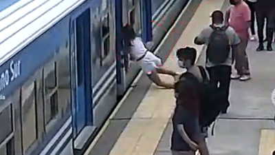 Se desvaneció en la estación y por milagro no la pisó el tren