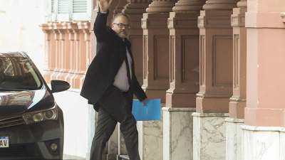 Kulfas estuvo en la Rosada, donde entregó su renuncia y se despidió del presidente