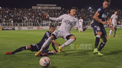 For Ever dejó pasar una buena chance ante Independiente Rivadavia