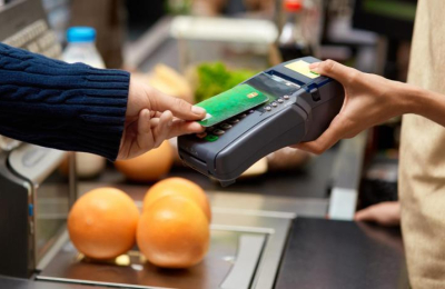 Comerciantes pymes a favor de comenzar a bajar costos por el uso de tarjetas