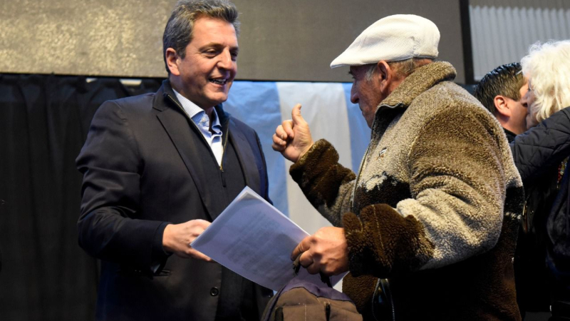 Massa: "Es momento de aportar soluciones"
