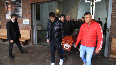Familiares y allegados dieron el último adiós a Cacho Fontana