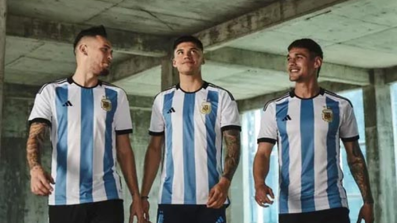 Presentaron la camiseta de la Selección Argentina para el Mundial de Qatar 2022