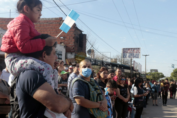 Vecinos, entre patriotismo e incertidumbre