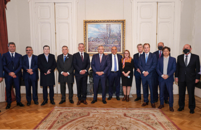 El presidente tuvo una "áspera" reunión con los gobernadores