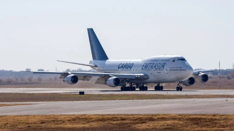 Una Corte de Estados Unidos le pidió a la Argentina incautar el avión venezolano-iraní
