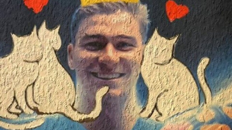 Julián Álvarez le pegó un pelotazo a un futbolista y los hinchas del Manchester le agradecieron con un mural