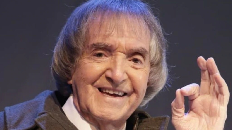 Carlitos Balá cumple 97: insiste que a los chicos les saquen el celular más que el chupete