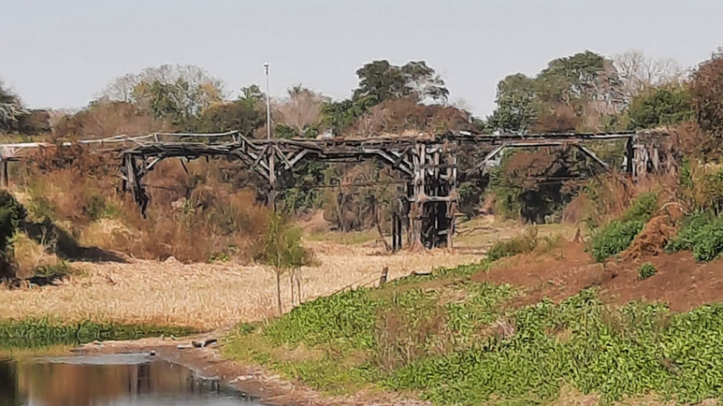 General Vedia: vecinos lamentan la destrucción de un puente centenario