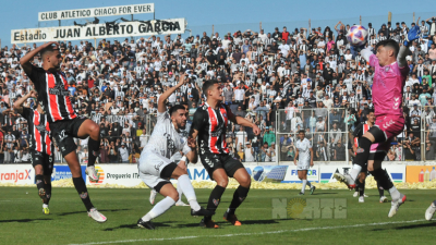 For Ever, con mucho empuje, venció a Chacarita y sigue de racha