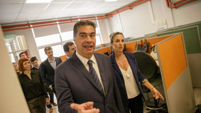 Call center tomará 200 empleados y empresa fabricará televisores en el Chaco