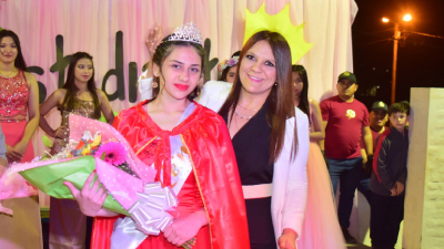 Marianela Troncoso, reina en Los Frentones