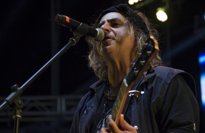 Caras extrañas, la banda de Junior de La 25, llega al Chaco