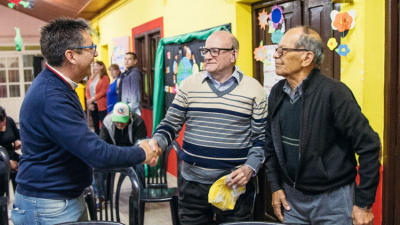 Martínez dialogó con comisiones sobre los problemas de cada barrio