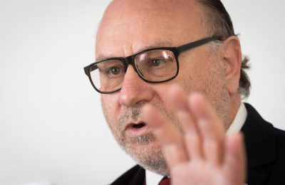 Compromiso con la defensa de instituciones y la independencia de la justicia