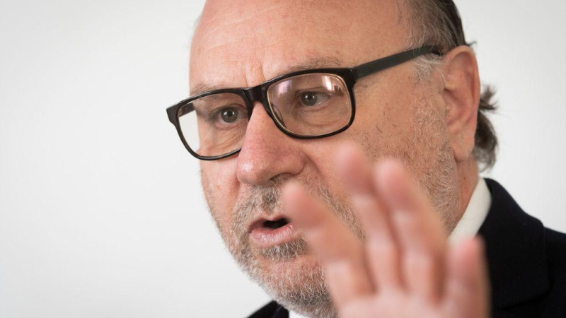 Compromiso con la defensa de instituciones y la independencia de la justicia