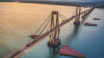 Colocarán cámaras en el puente Corrientes-Chaco para controlar la navegación