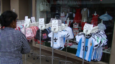 Con el aliento a la Selección el rubro indumentaria espera repuntar las ventas