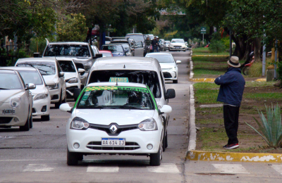 La tarifa mínima de los remises subirá a 370 pesos