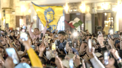 Banderazo argentino, un ritual en Doha antes de cada partido