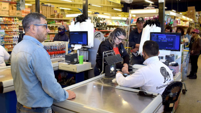 El comercio recuperó 1036 empleos en un año en la provincia