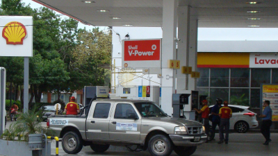 Por plazos y costos, estaciones de servicio quieren dejar de vender con tarjetas de crédito