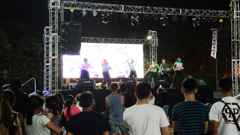 Modo Verano convocó a una multitud con shows en los parques 2 de Febrero y de la Democracia
