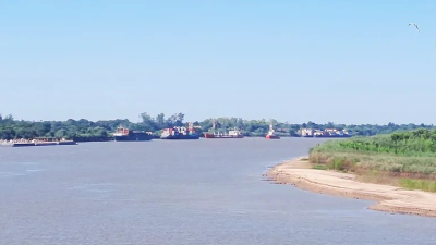 Bajante del río: al menos 19 embarcaciones se encuentran varadas en Pilar
