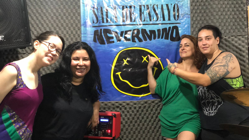Putas Amas lanzan este sábado su primer disco: Aquelarre