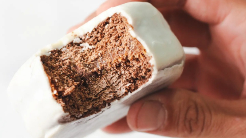 Lanzaron el "alfajor Triple A" y tuvieron que salir a pedir disculpas