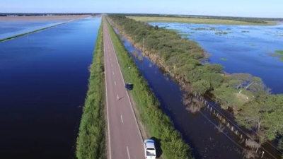 Bajos Submeridionales: acuerdan estudios hídricos para definir obras clave