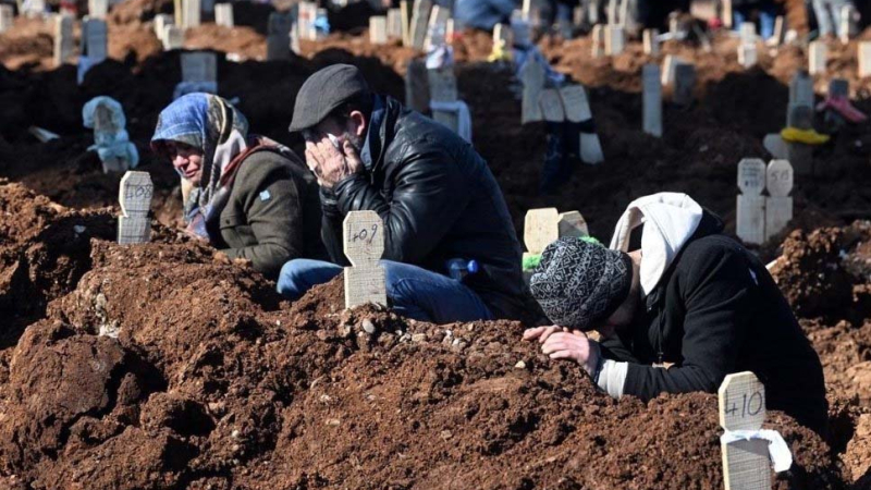 Ascienden a 24.000 los muertos por el sismo en Turquía y Siria donde la ayuda llega de a poco