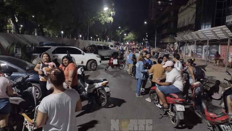 Movimientos sociales acampan en el centro de Resistencia