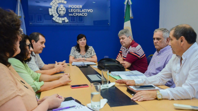 Cuesta recibió a policías retirados para avanzar con los ascensos post mortem